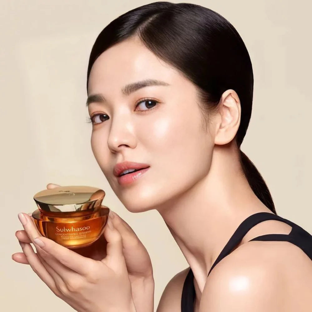 Sulwhasoo Concentrated Ginseng Renewing Perfecting Cream EX Classic Gaveæske – eksklusivt koreansk hudplejesæt med fugtgivende anti-aging produkter, udviklet til at styrke huden og give en ungdommelig glød.