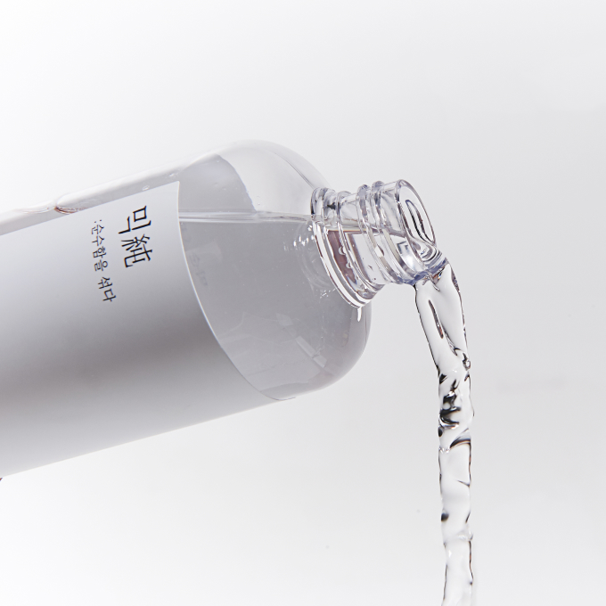 MIXSOON Centella Asiatica Toner 150 ml – mild og fugtgivende toner i minimalistisk emballage, udviklet til sensitiv og irriteret hud for at give ro, balance og forberede huden til efterfølgende pleje.