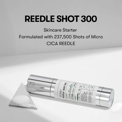 VT Cosmetics Reedle Shot 300 50 ml – intensiv hudfornyende serum i elegant emballage, med mikronåle og Centella Asiatica, der stimulerer cellefornyelse, udglatter huden og tilfører fugt for en mere ensartet hudtone.