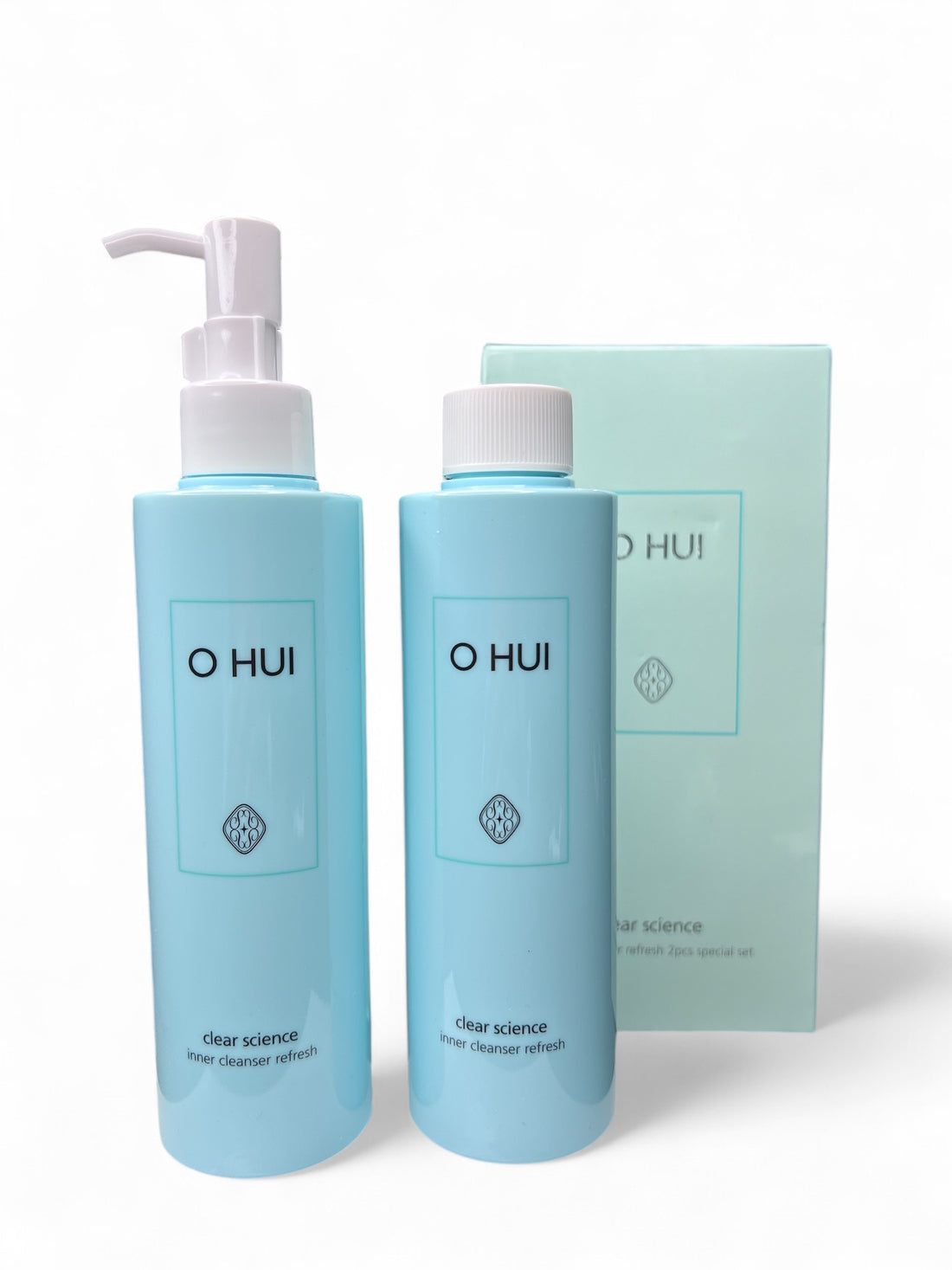 OHUI Clear Science Intime Vask Sæt (2 x 200 ml), en skånsom intimvask, der hjælper med at opretholde den naturlige pH-balance og mikroflora i det intime område, ideel til daglig brug.