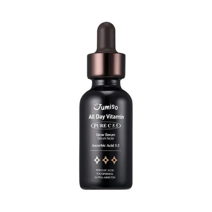 JUMISO All Day Vitamin Pure C 5.5 Glow Serum 30 ml – stilren glasflaske med lysnende serum, beriget med 5,5% ren C-vitamin, ferulinsyre og alpha-arbutin, der reducerer mørke pletter og giver huden en strålende glød.