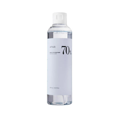 Anua Birch Moisture Boosting Toner 250 ml – stilren flaske med fugtgivende toner, beriget med 70% japansk hvid birkesaft og ti typer hyaluronsyre, der tilfører intens fugt og styrker hudbarrieren.