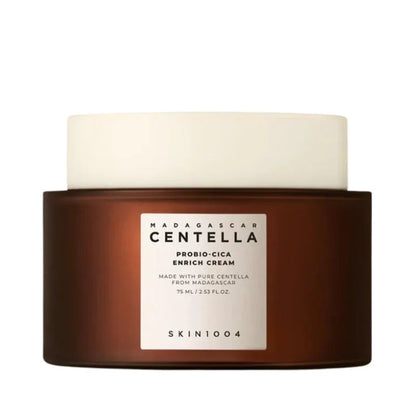 SKIN1004 Madagascar Centella Probio-Cica Enrich Cream 50 ml – stilren tube med nærende ansigtscreme, beriget med Centella Asiatica og probiotika, der beroliger, styrker hudbarrieren og tilfører intens fugt.