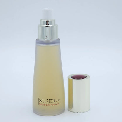 SU:M37 Secret Essence Mist Sæt 3 stk – luksuriøst koreansk mistsæt med en let ansigtsmist og to refillflasker, designet til at opfriske, blødgøre og beskytte huden mod udtørring.